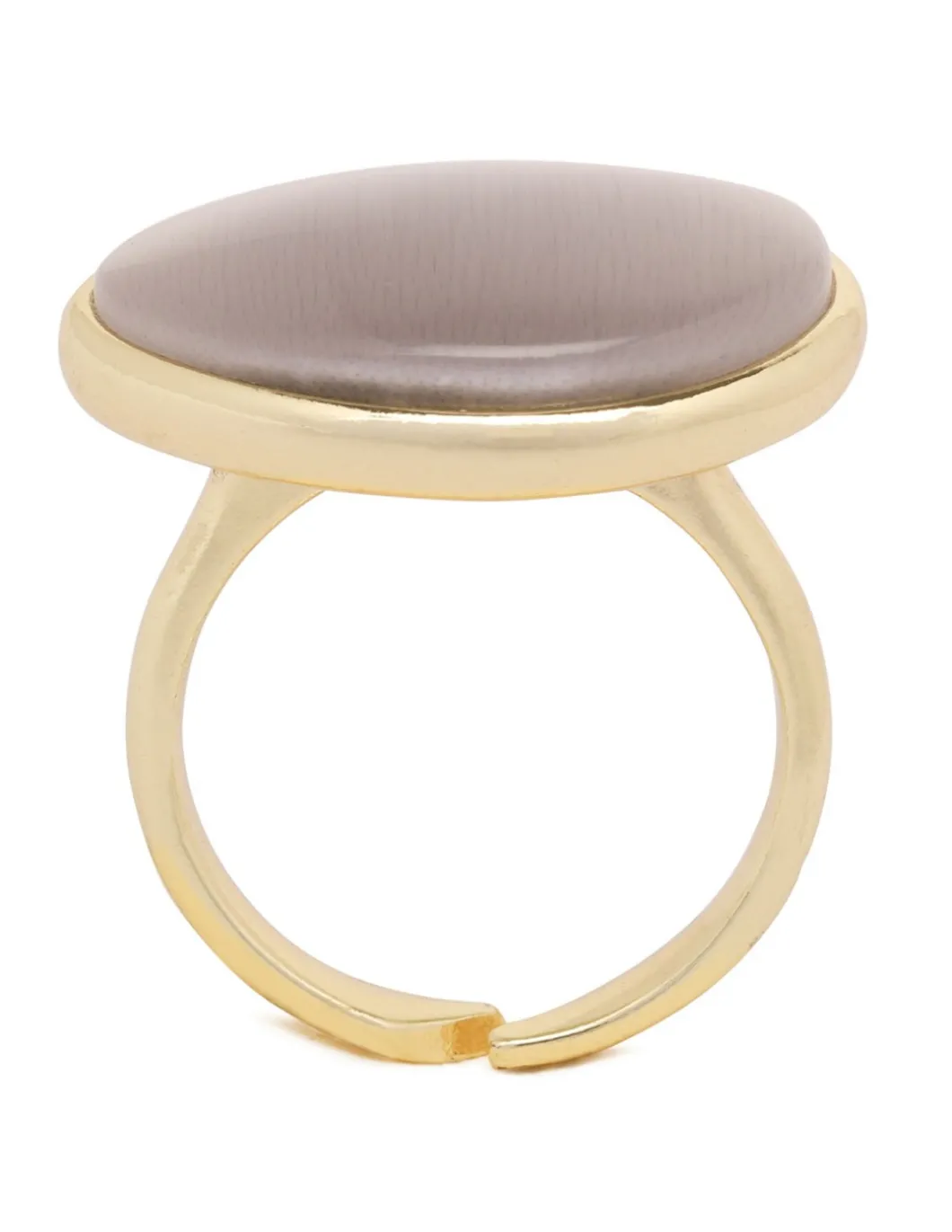 Oval white ring