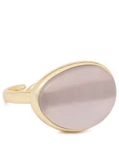 Oval white ring